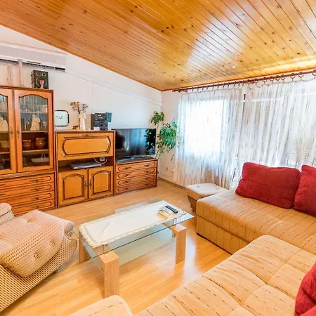 Jere Proto Apartment *